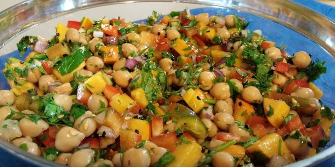 Chickpea salad with balsamic vinegar