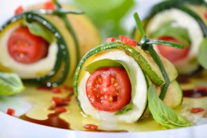 Grilled zucchini rolls with Balsamic